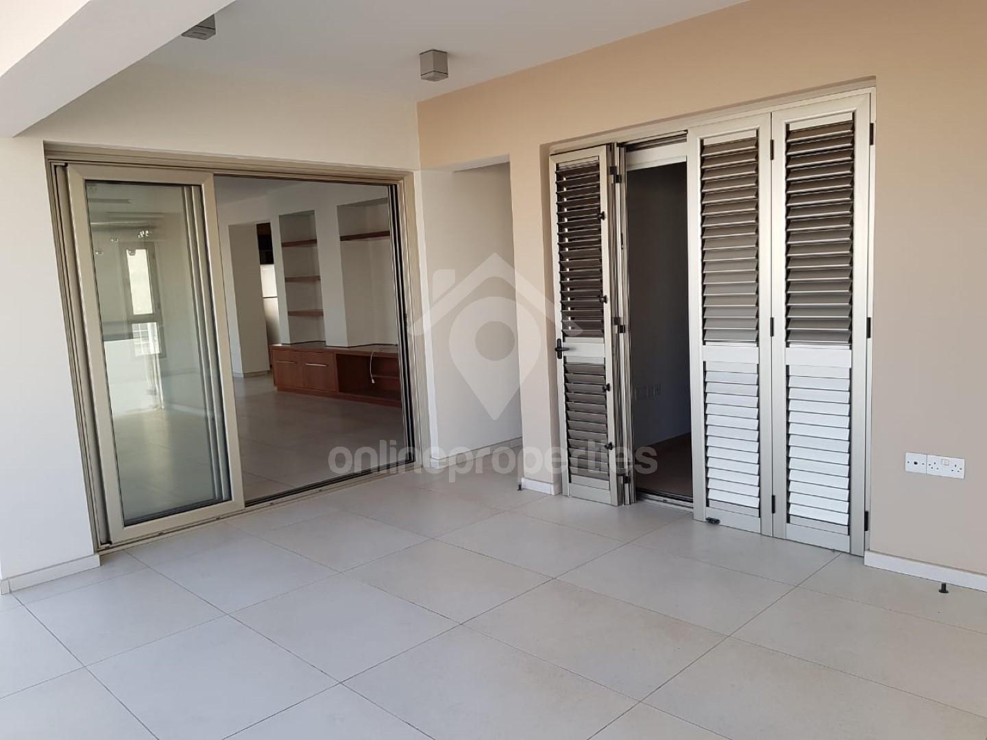 To change image, hover mouse over thumbnails below