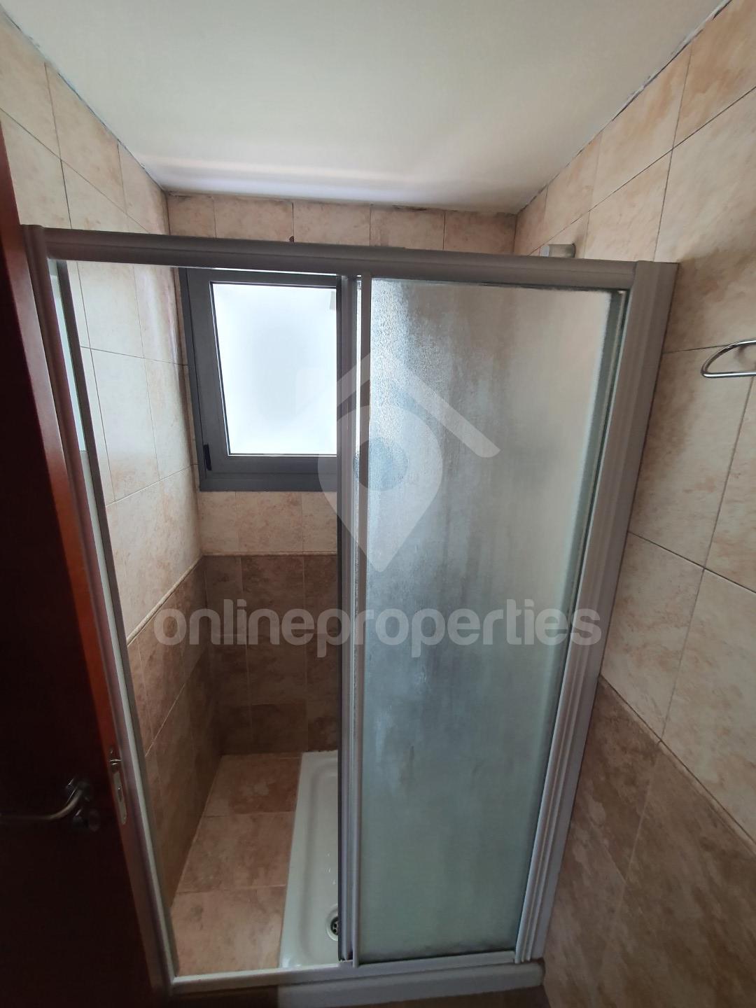 To change image, hover mouse over thumbnails below