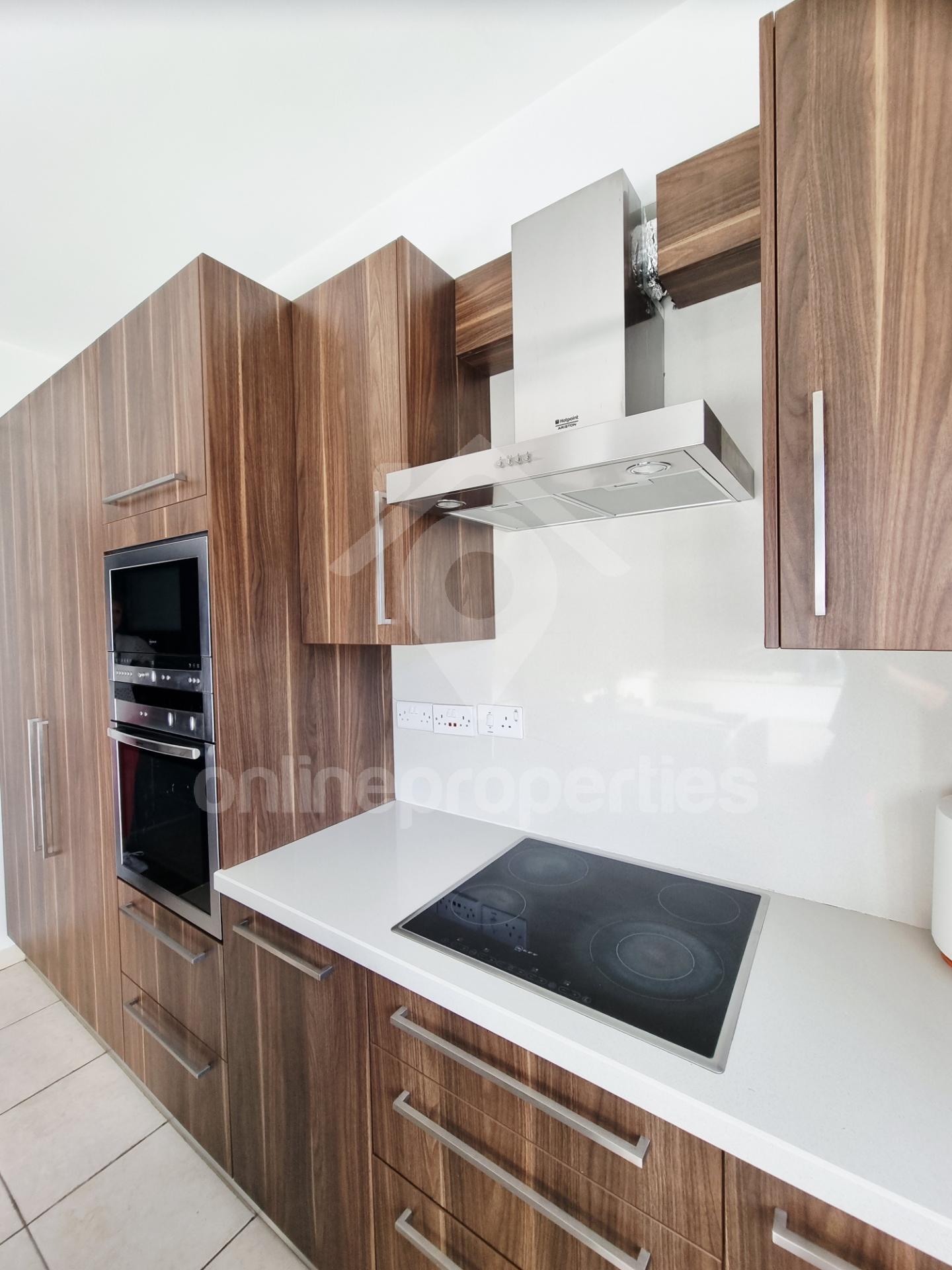 To change image, hover mouse over thumbnails below