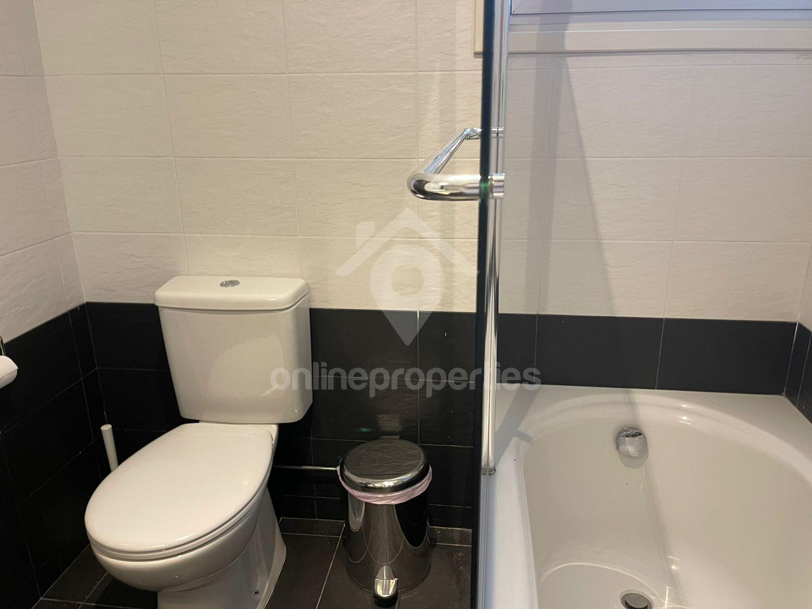 To change image, hover mouse over thumbnails below