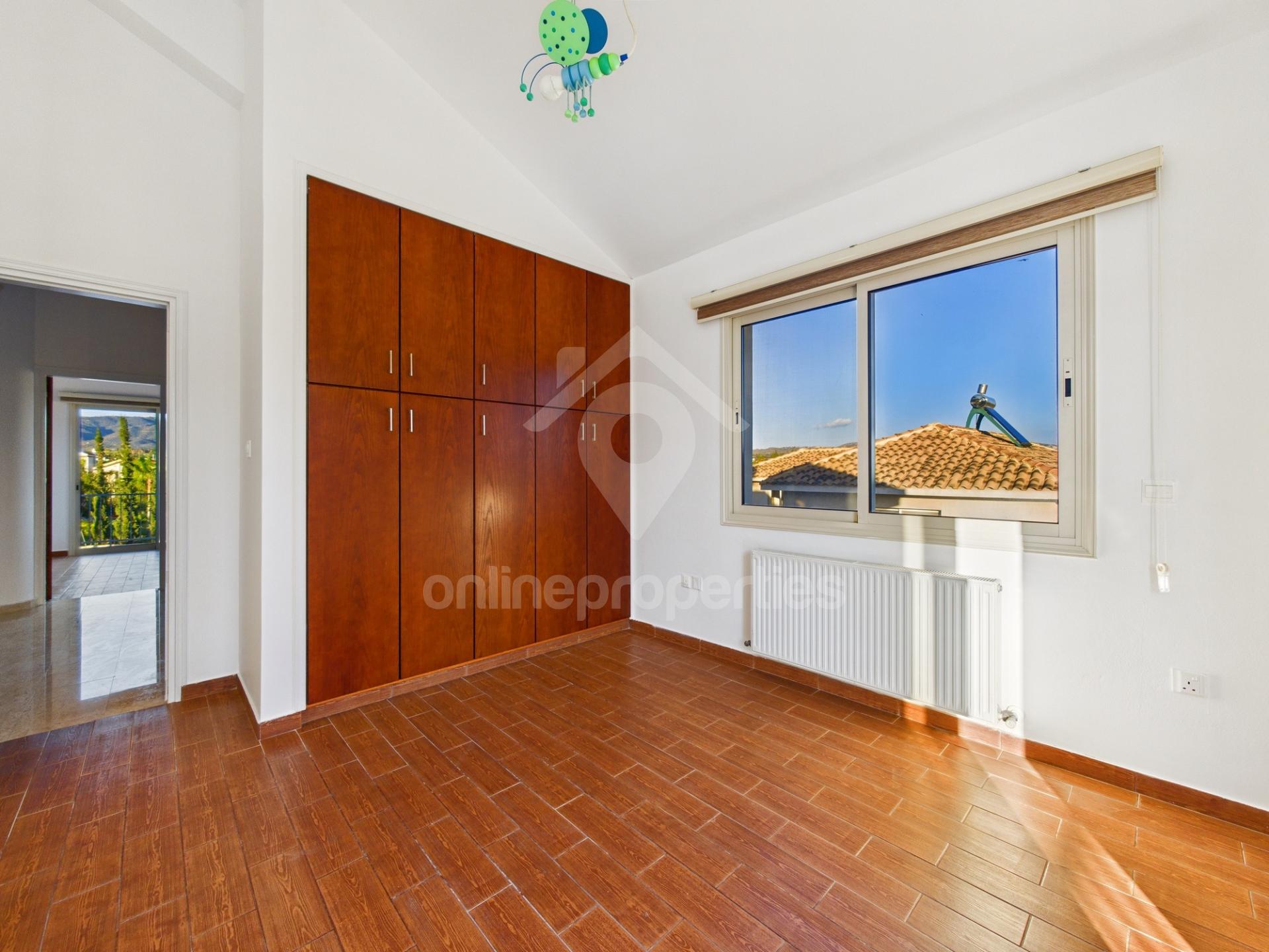 To change image, hover mouse over thumbnails below