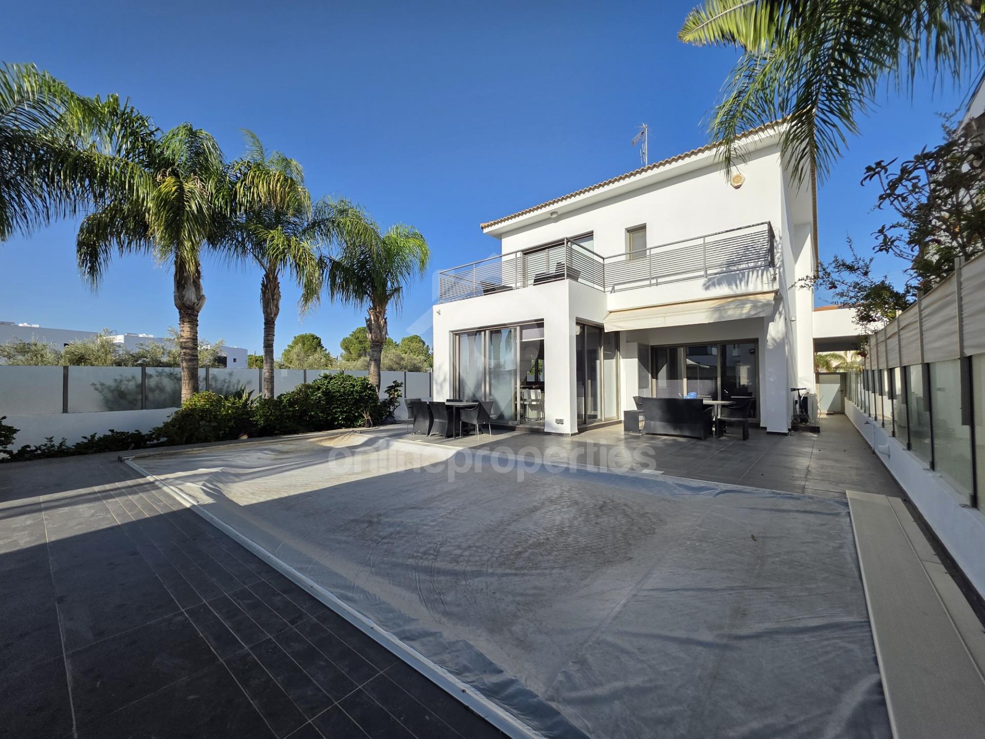 To change image, hover mouse over thumbnails below