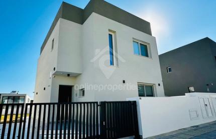 To change image, hover mouse over thumbnails below