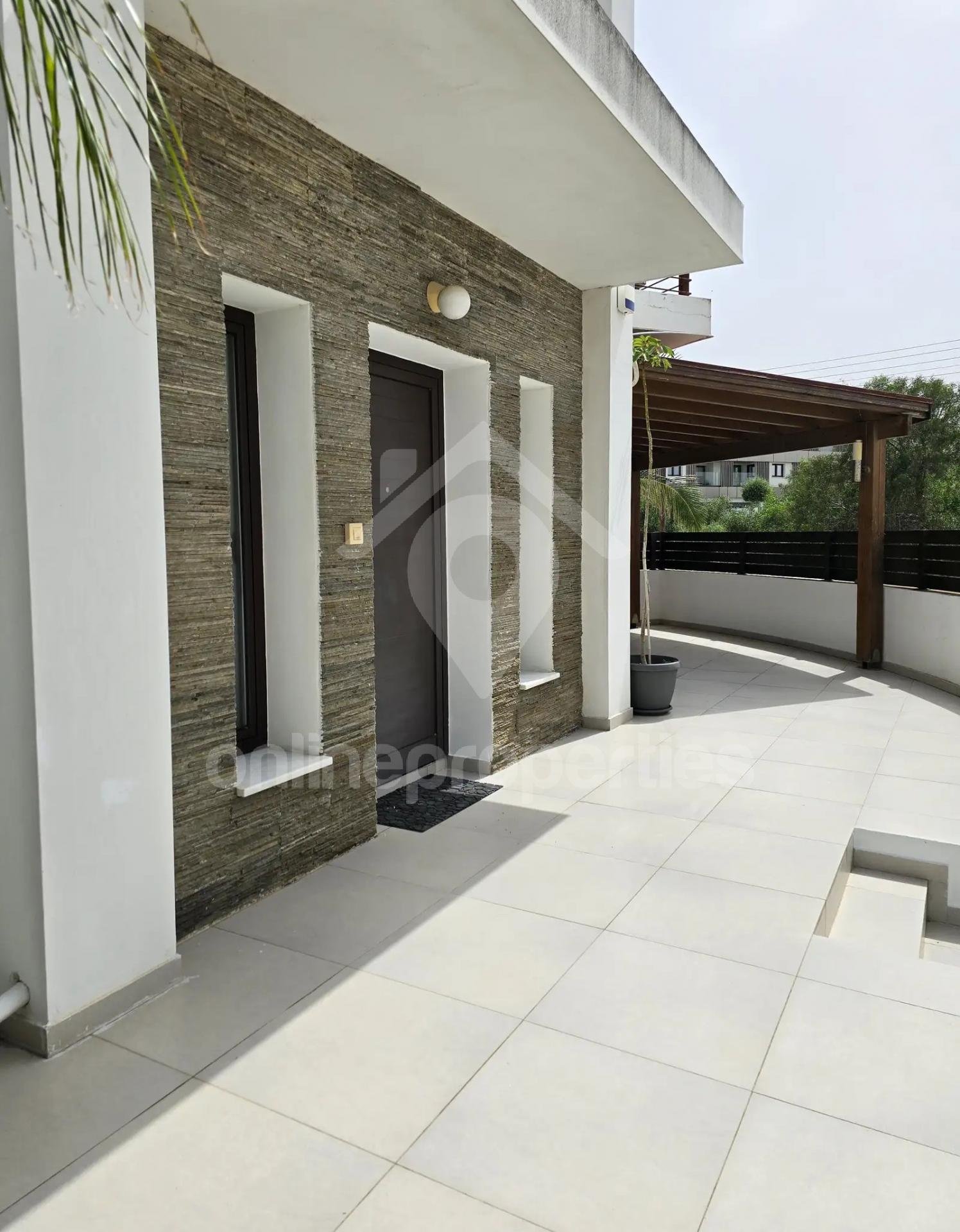 To change image, hover mouse over thumbnails below