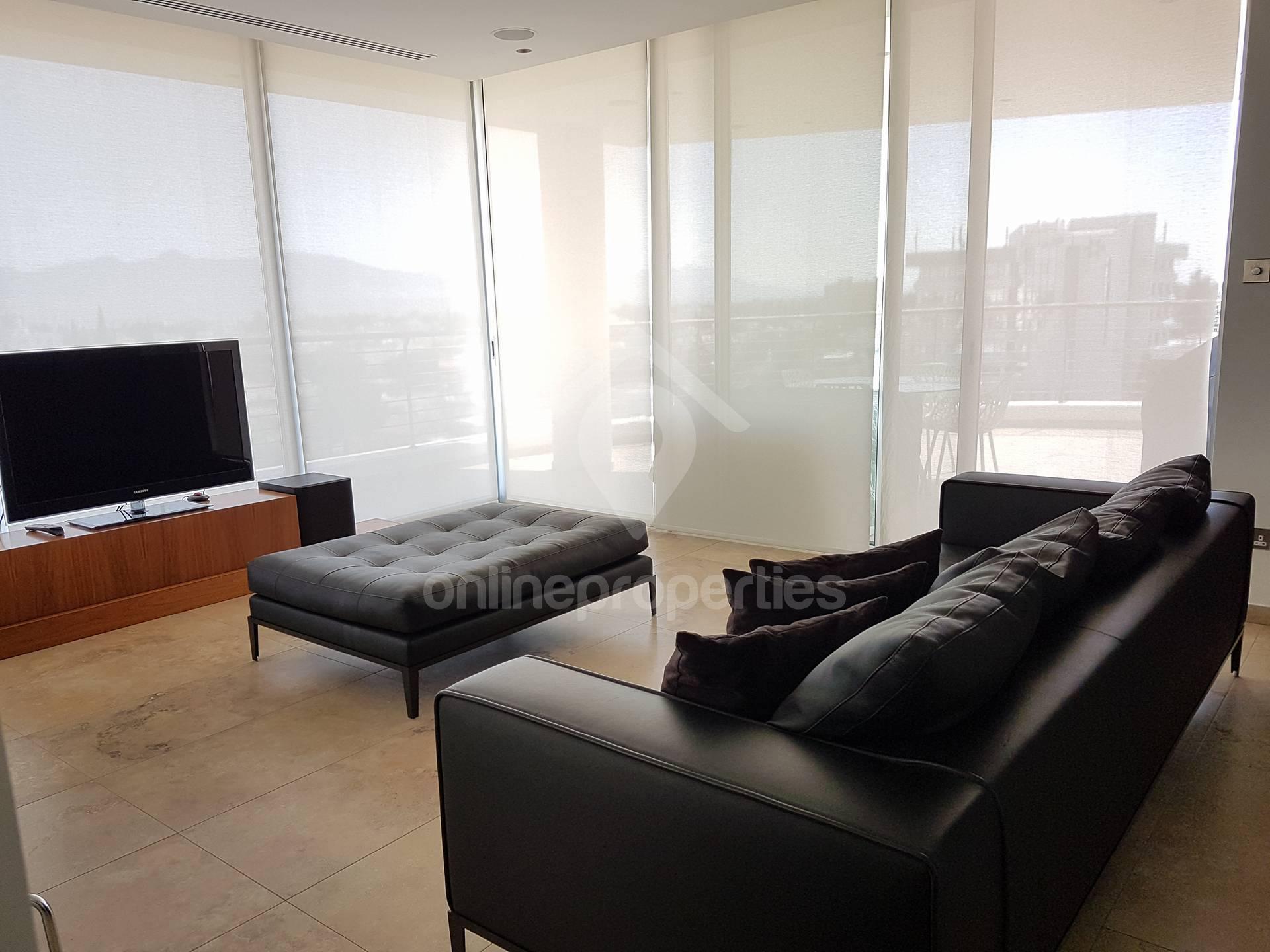 To change image, hover mouse over thumbnails below