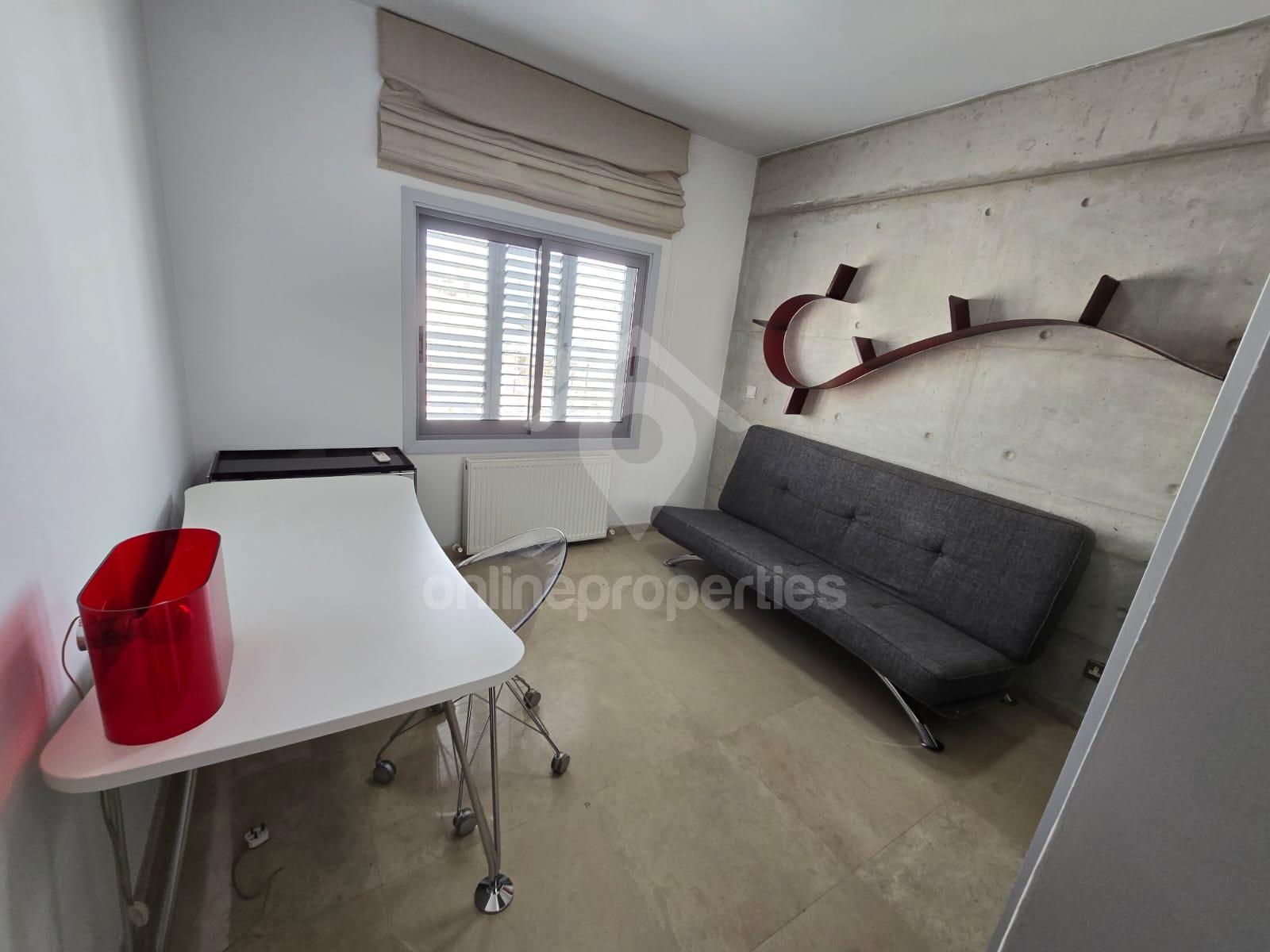 To change image, hover mouse over thumbnails below