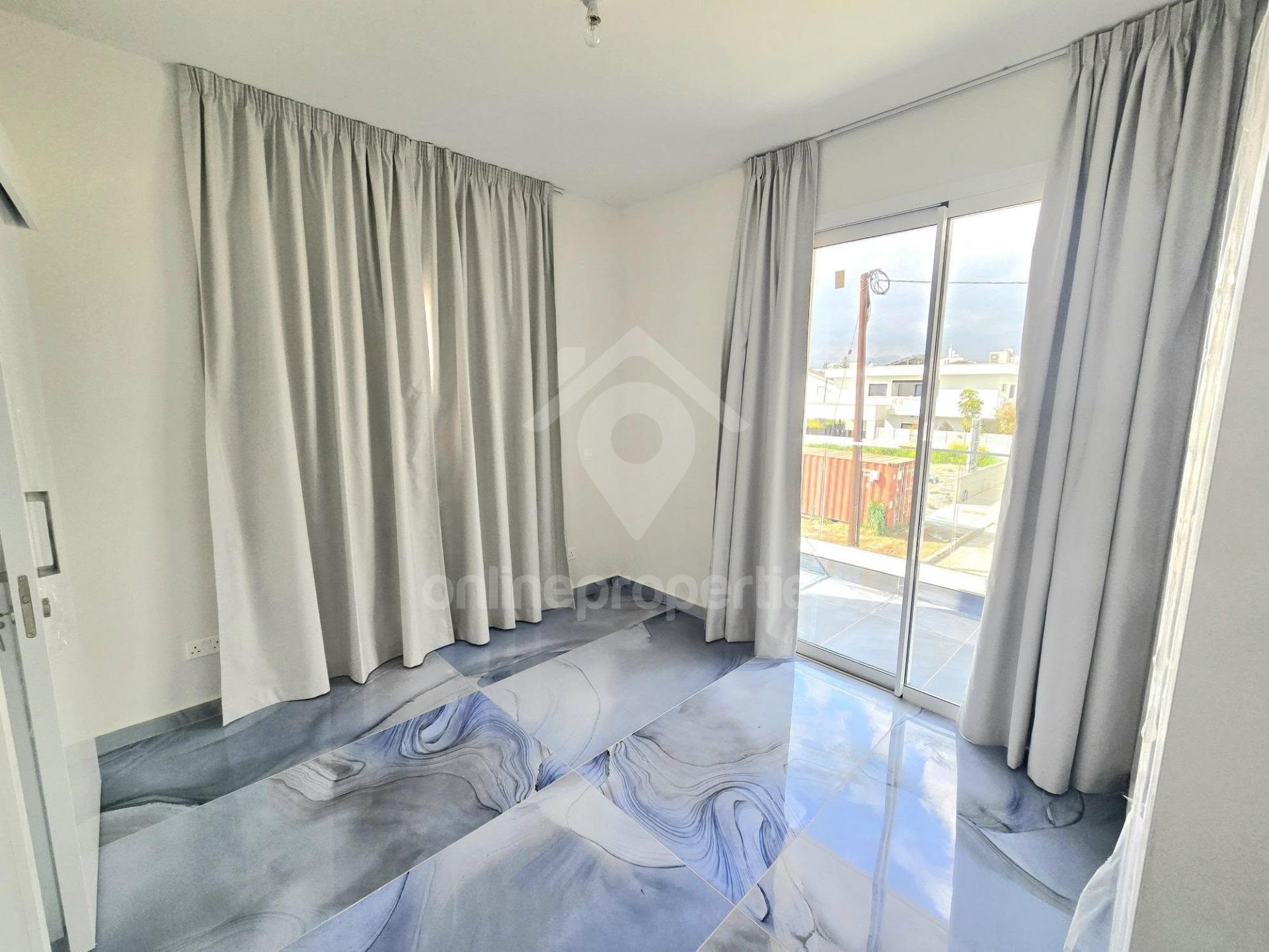 To change image, hover mouse over thumbnails below