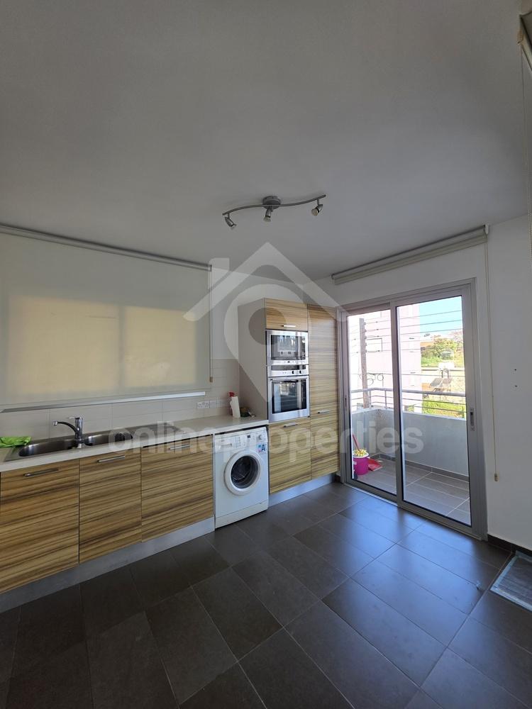 To change image, hover mouse over thumbnails below