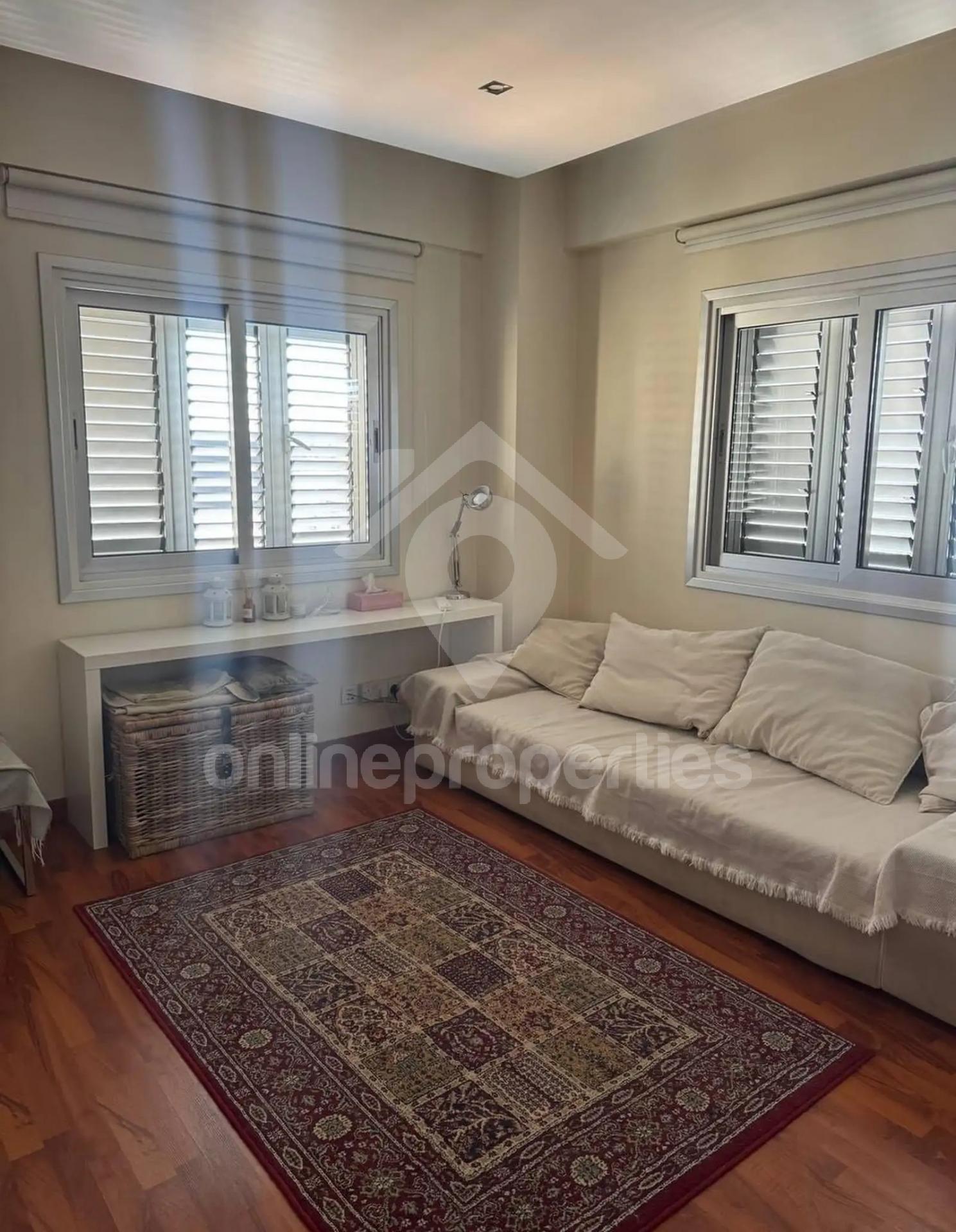 Renovated 1-bedroom apartment near the city center