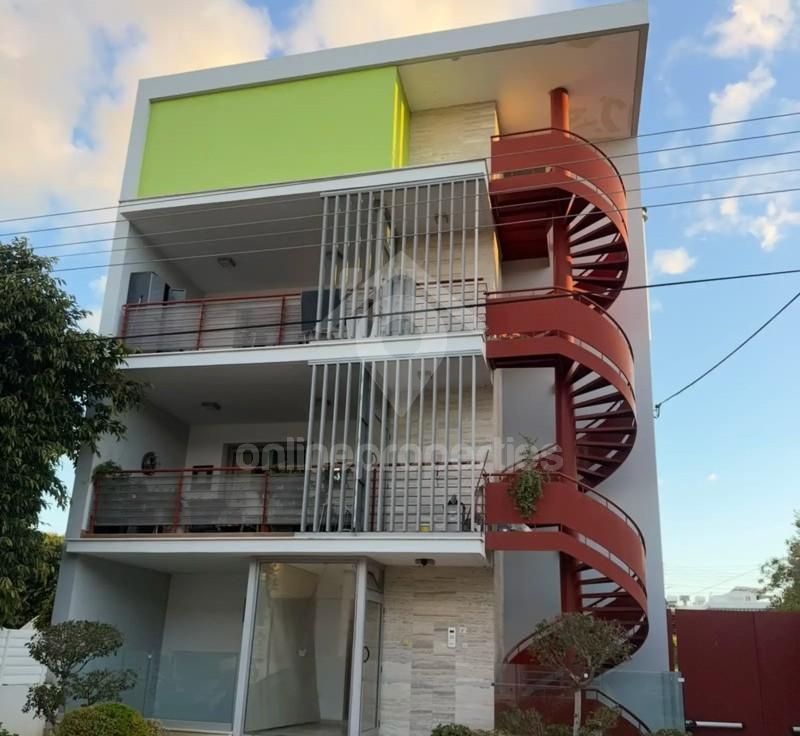 Elevated Living with Mountain Views: Modern 3-Bedroom Penthouse in Platy