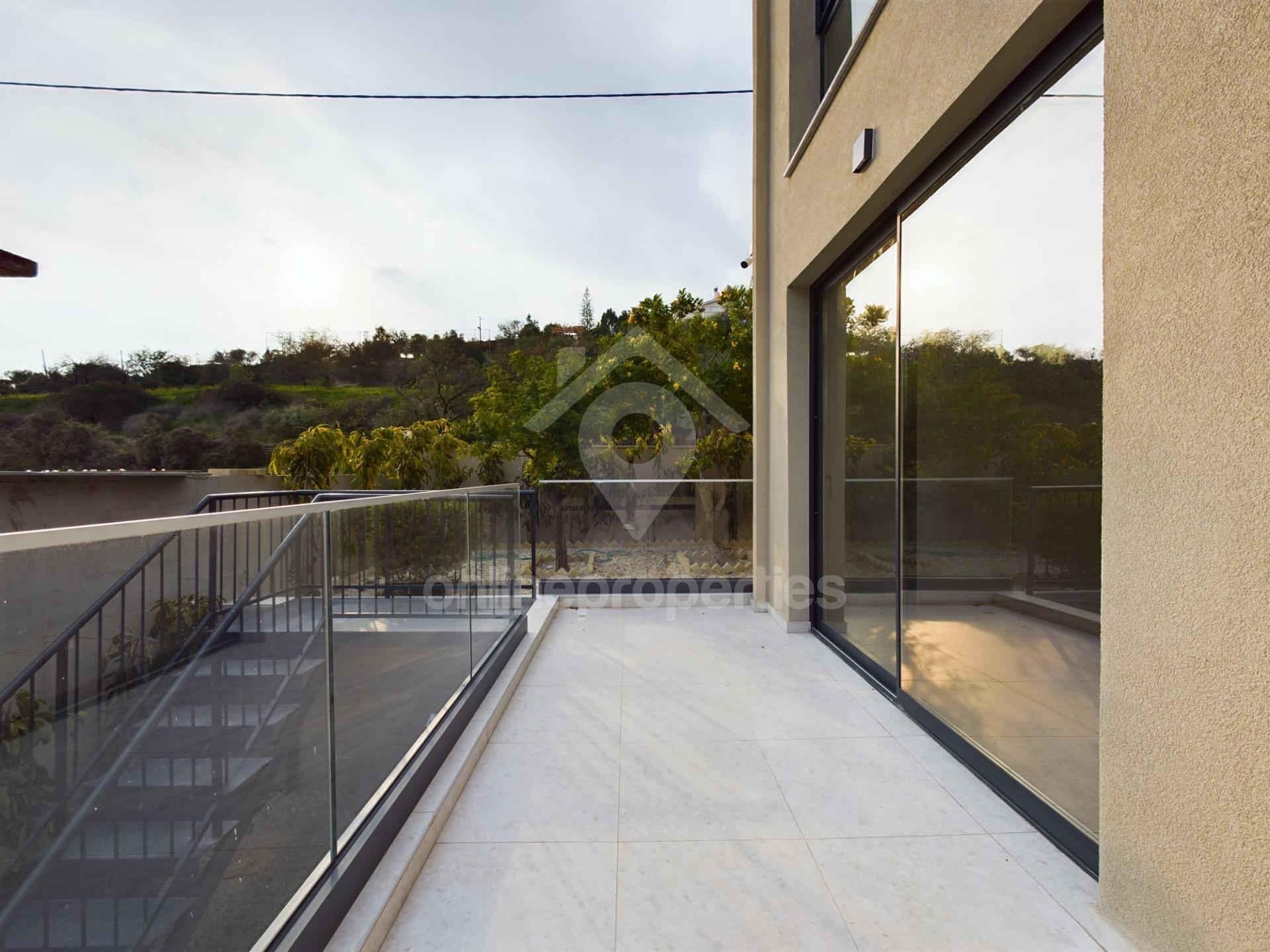 To change image, hover mouse over thumbnails below