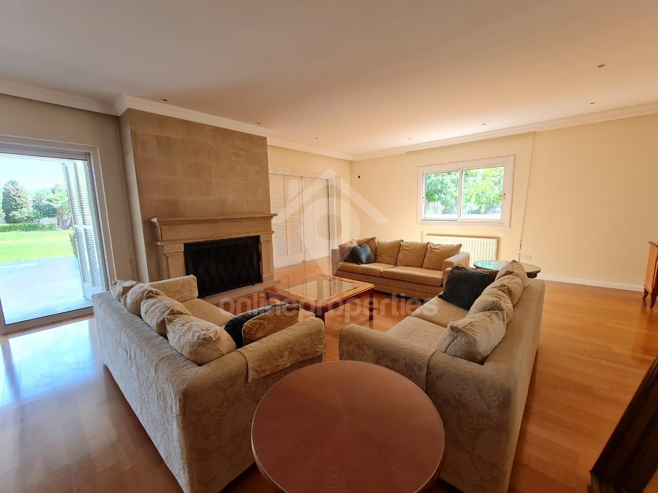 To change image, hover mouse over thumbnails below