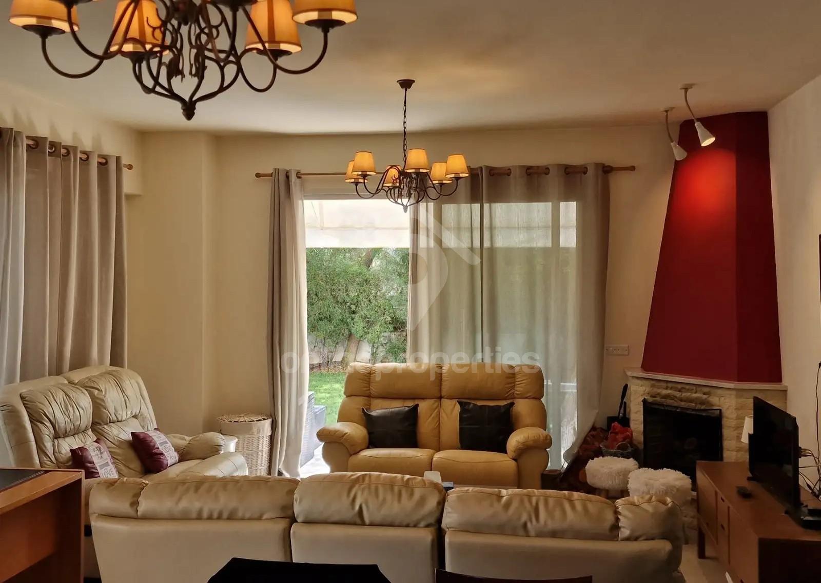 To change image, hover mouse over thumbnails below