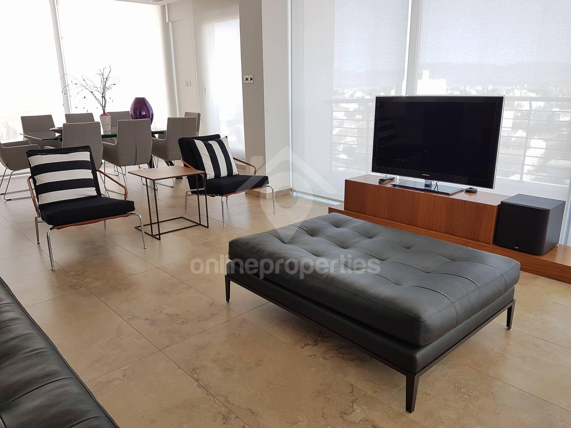 To change image, hover mouse over thumbnails below