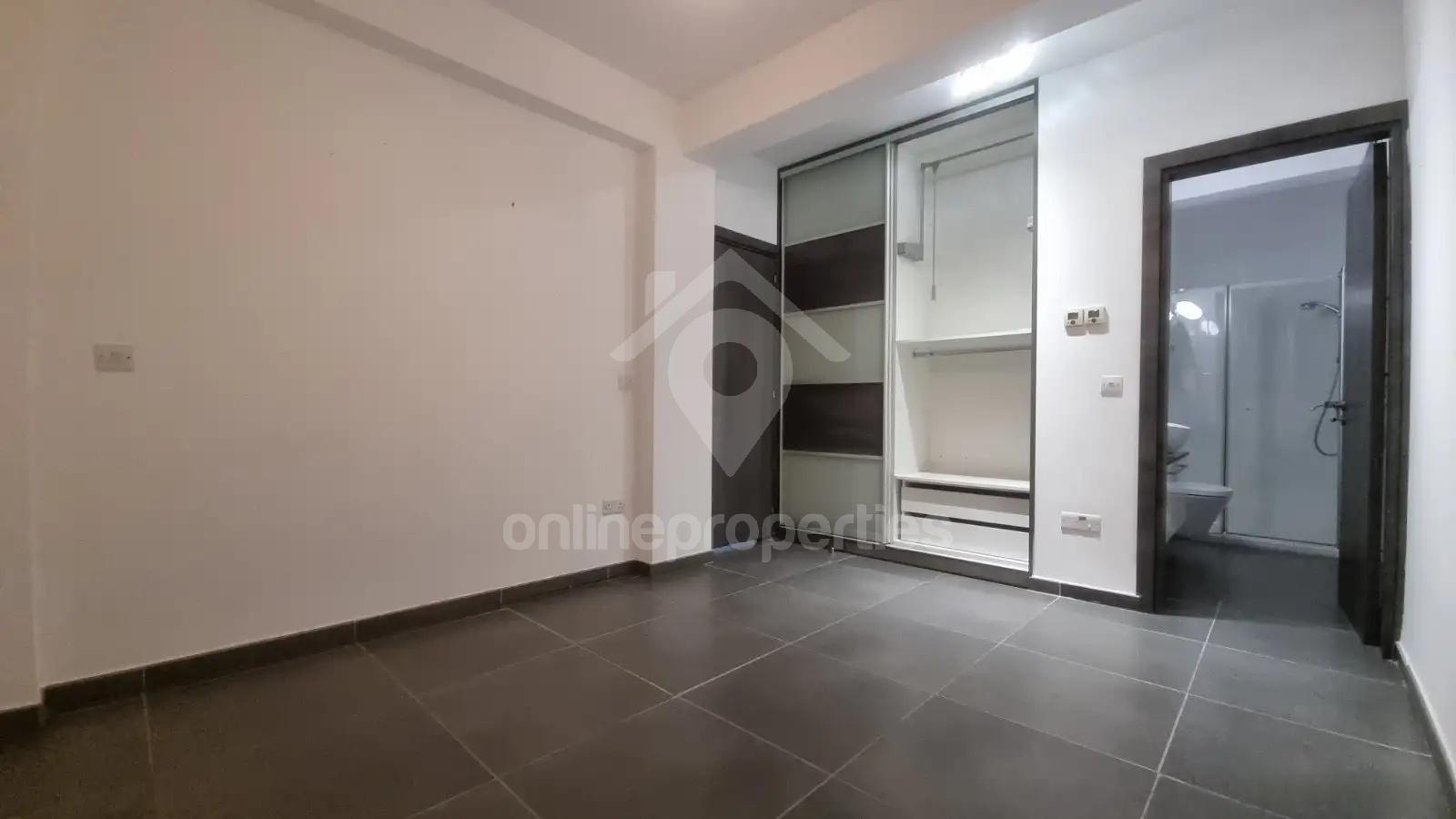 To change image, hover mouse over thumbnails below