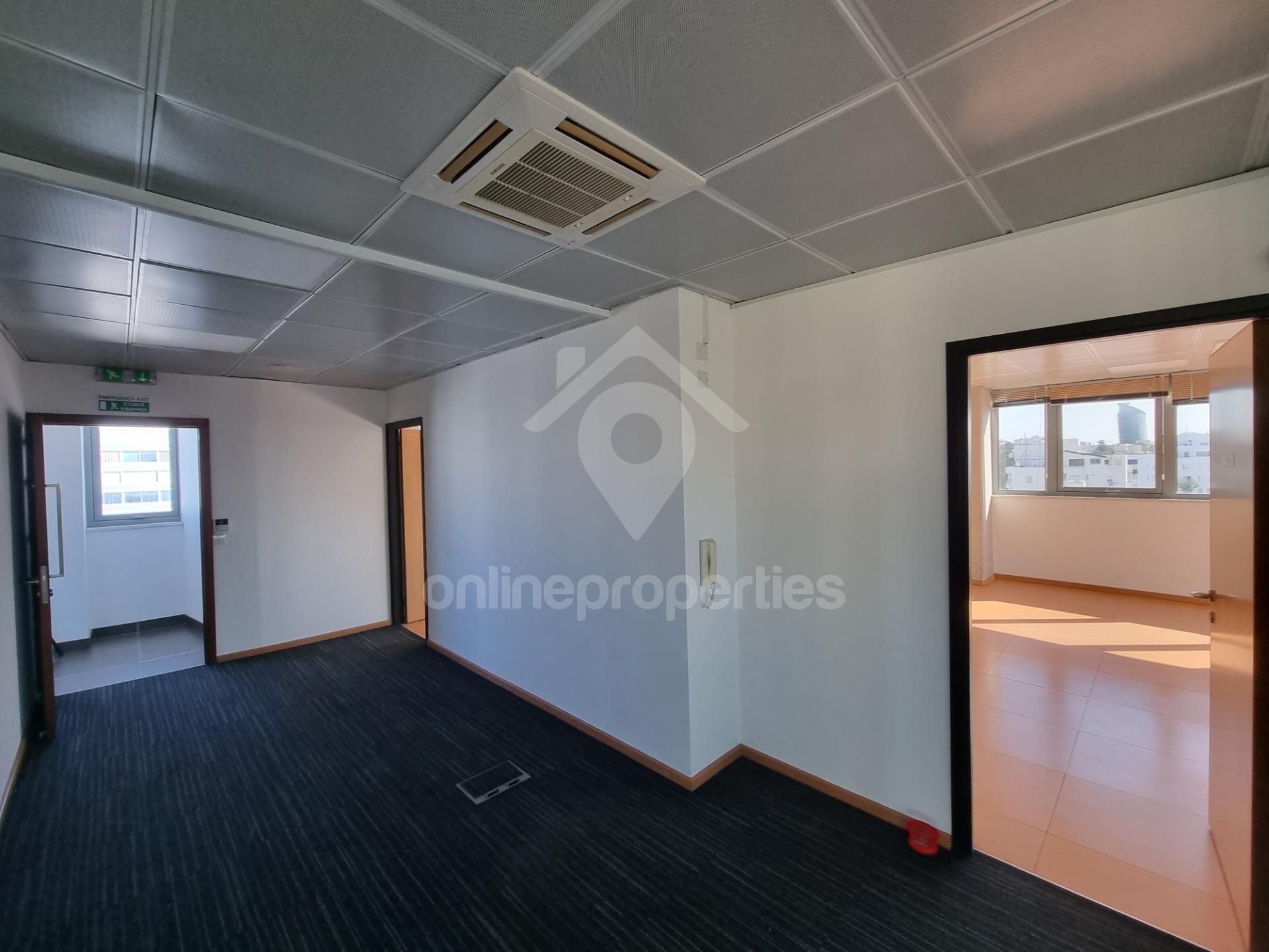 To change image, hover mouse over thumbnails below