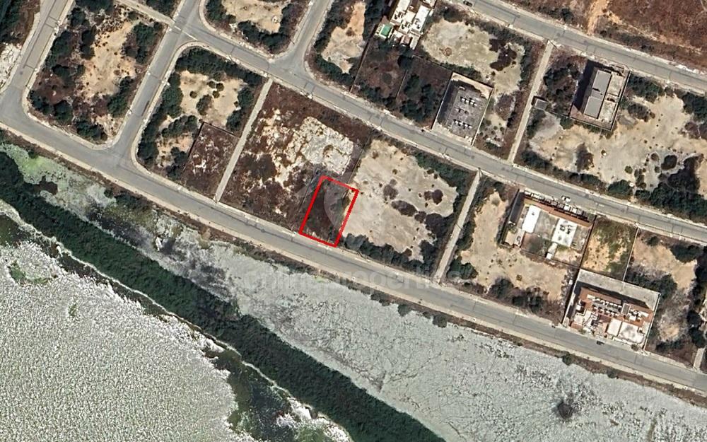 To change image, hover mouse over thumbnails below