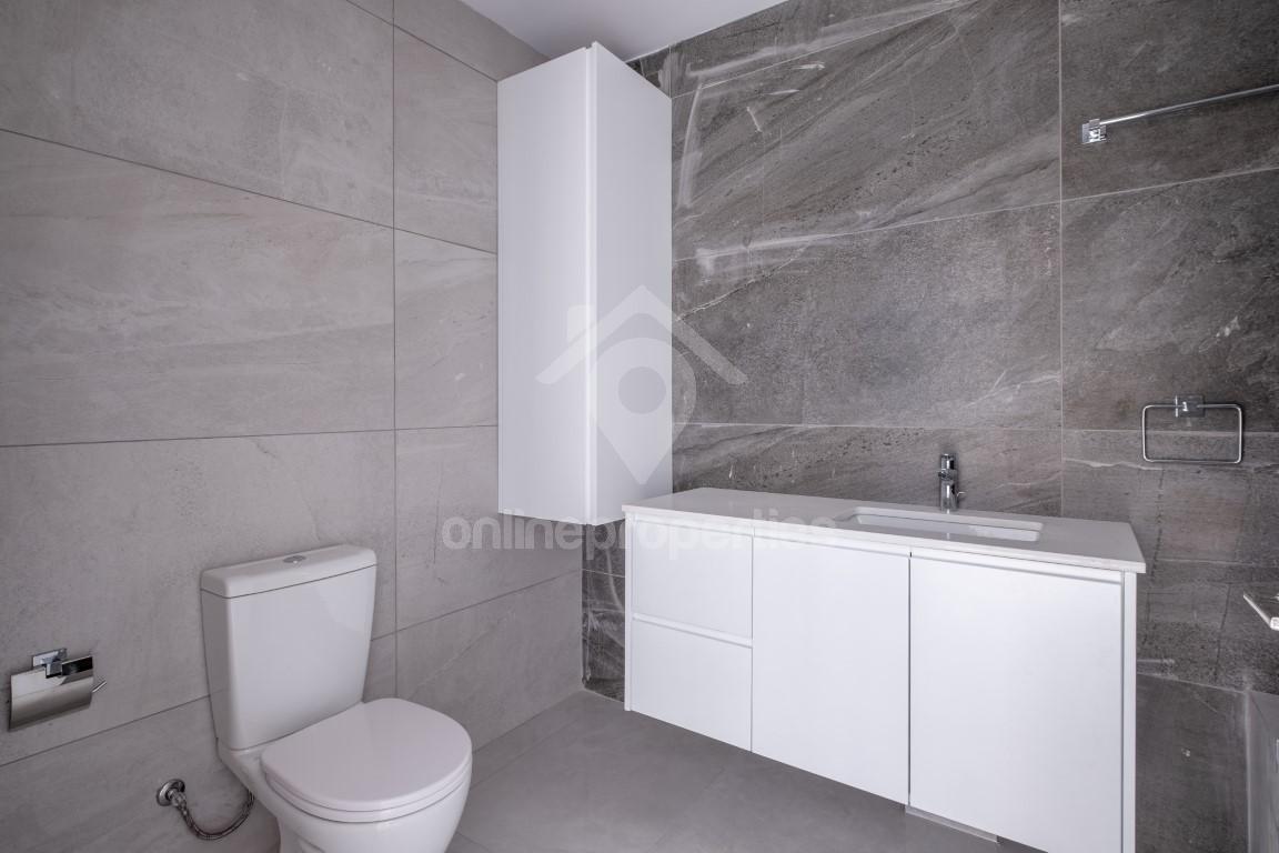 To change image, hover mouse over thumbnails below