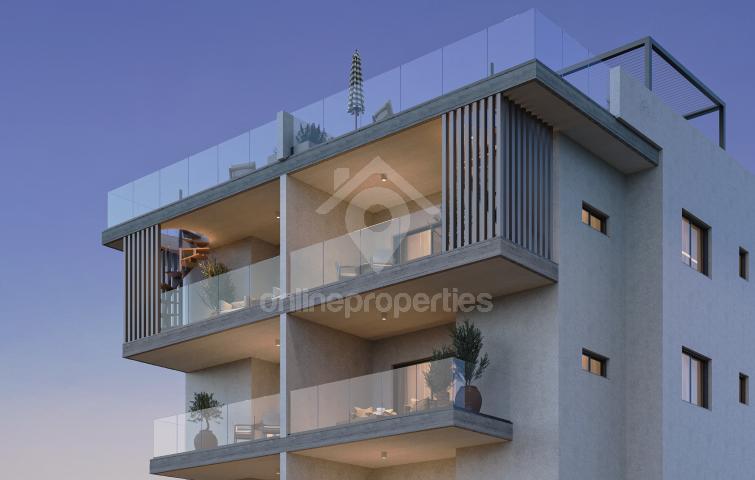 To change image, hover mouse over thumbnails below