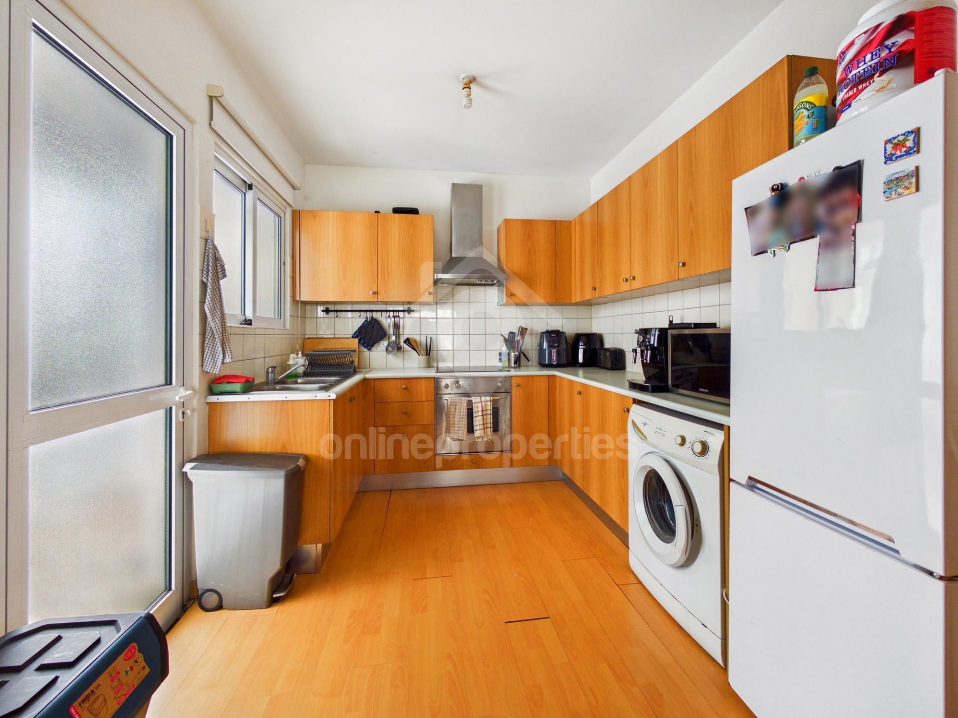 To change image, hover mouse over thumbnails below