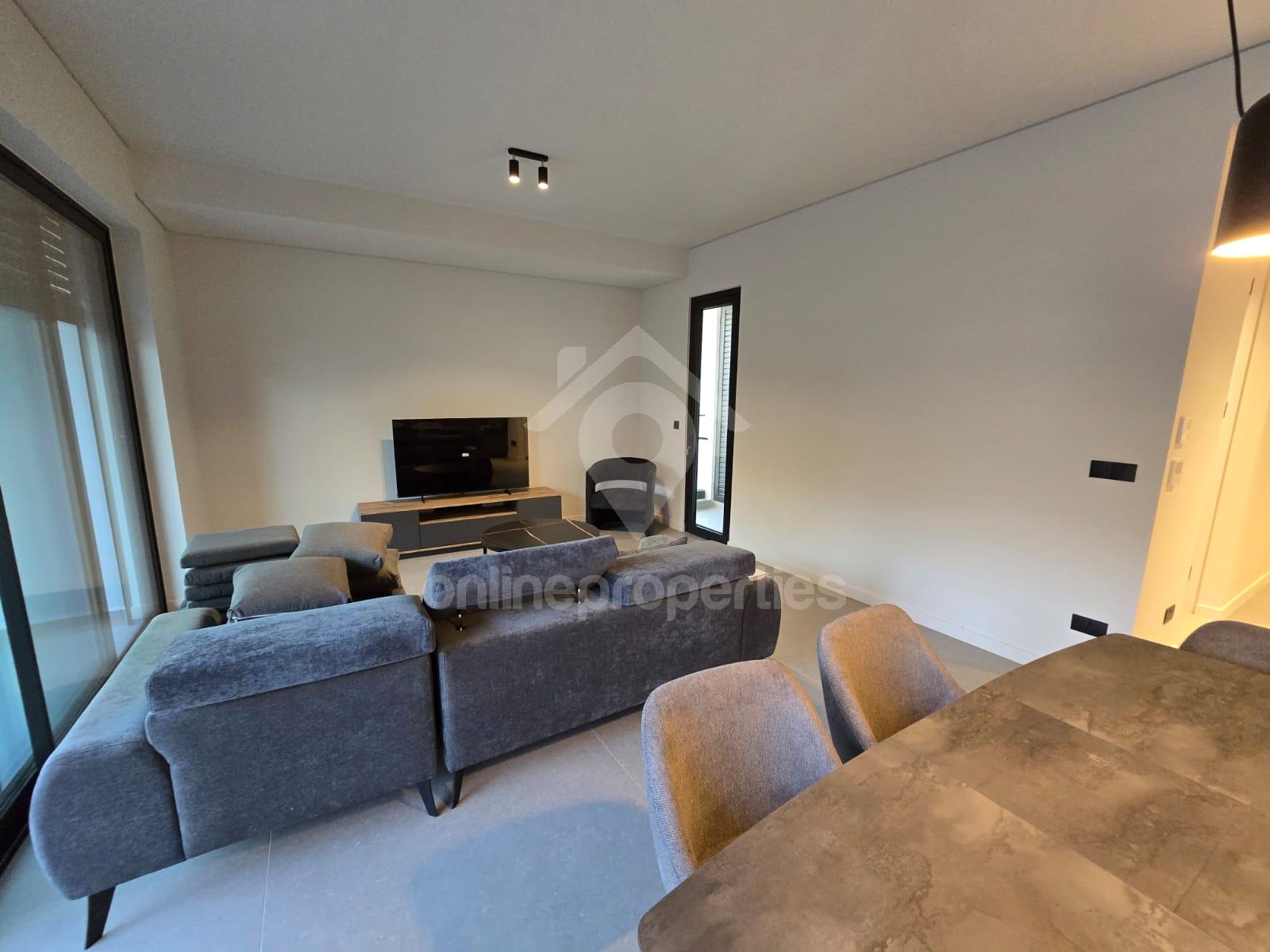 To change image, hover mouse over thumbnails below