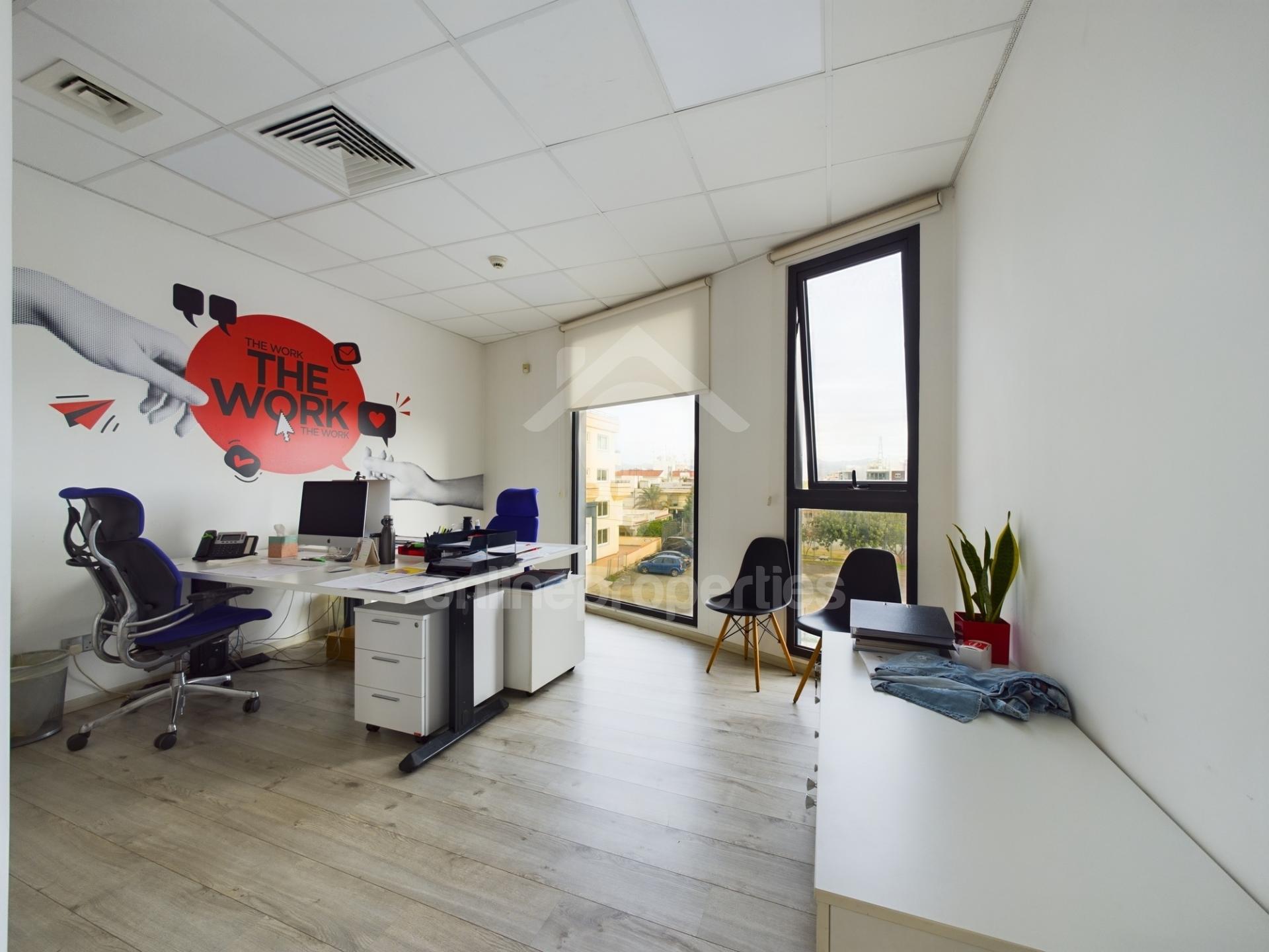 To change image, hover mouse over thumbnails below