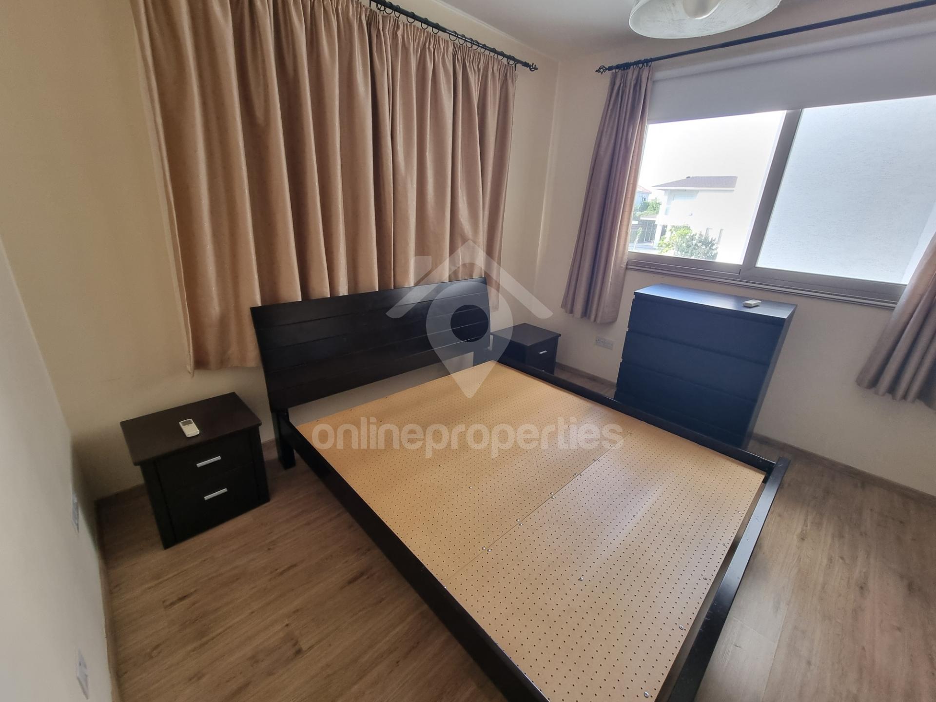 To change image, hover mouse over thumbnails below