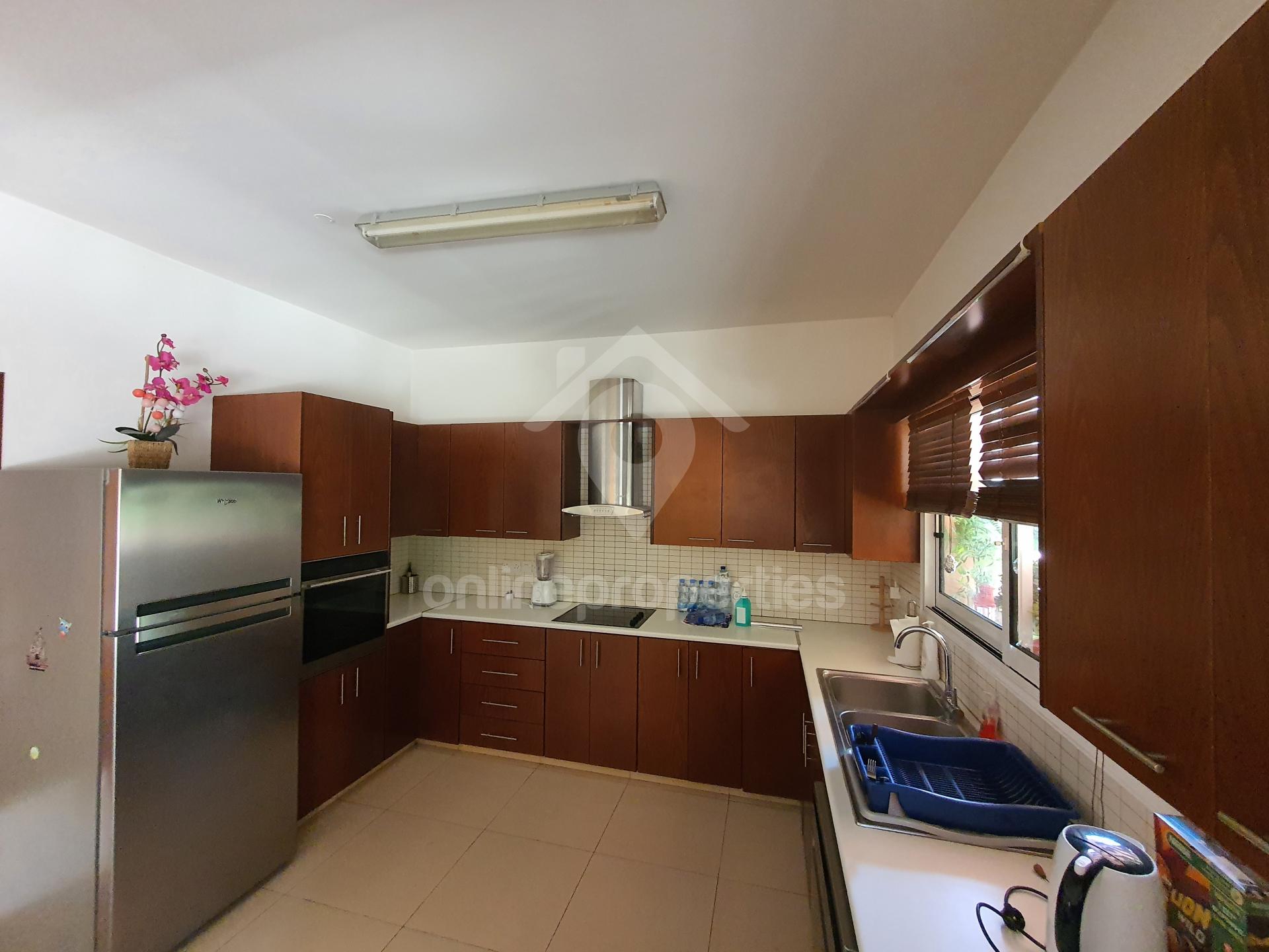 To change image, hover mouse over thumbnails below