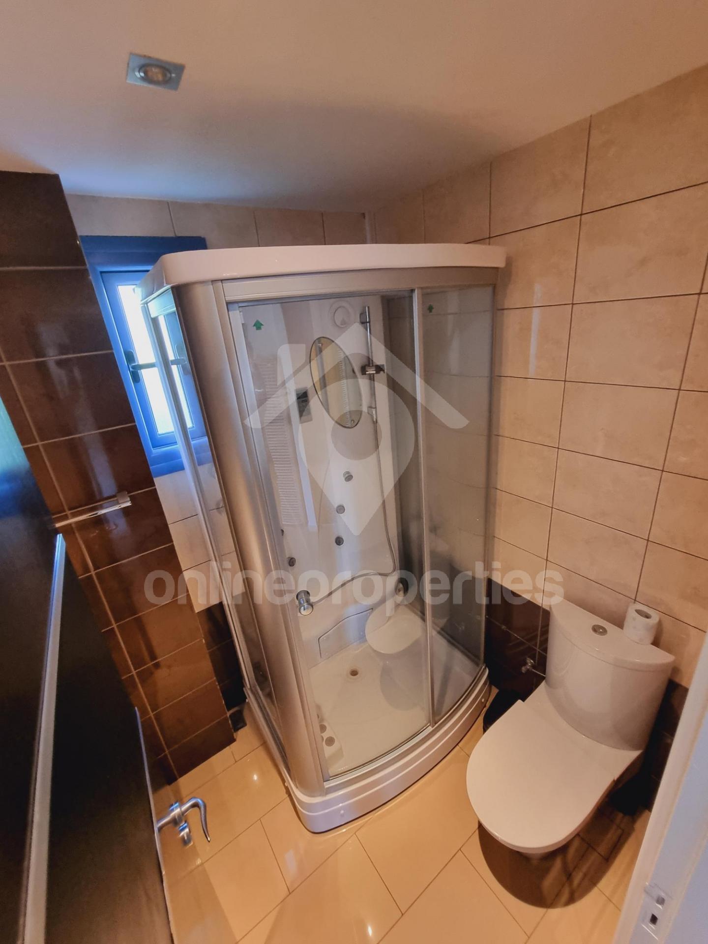 To change image, hover mouse over thumbnails below