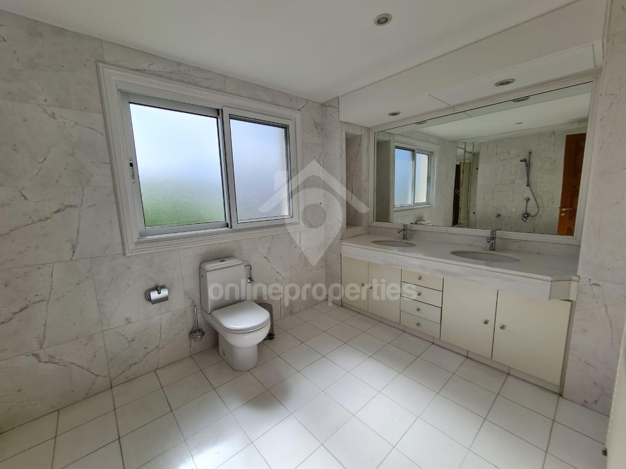 To change image, hover mouse over thumbnails below