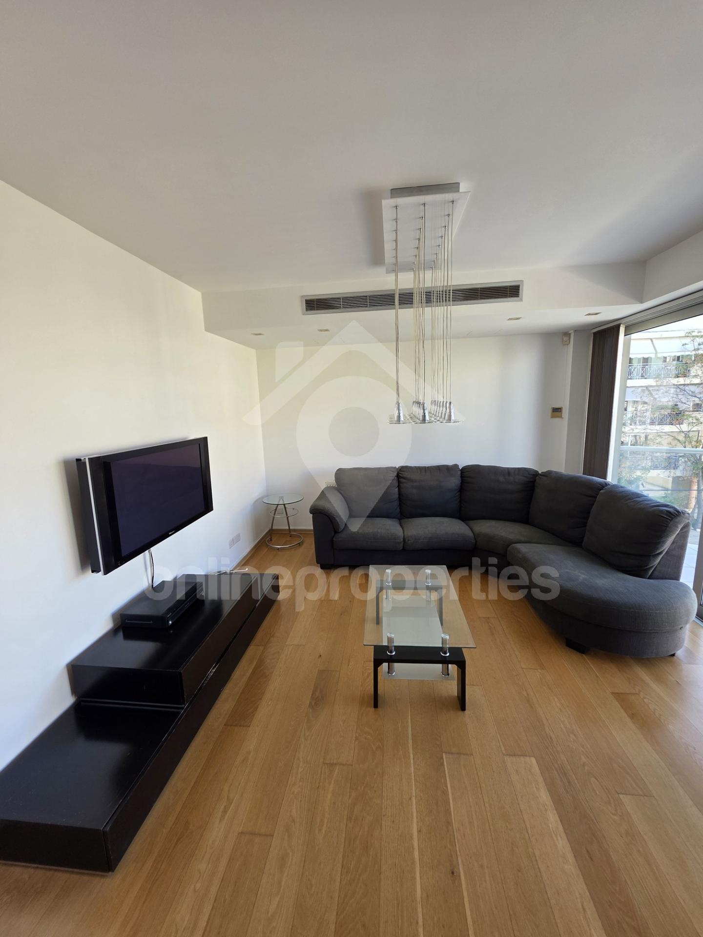 To change image, hover mouse over thumbnails below