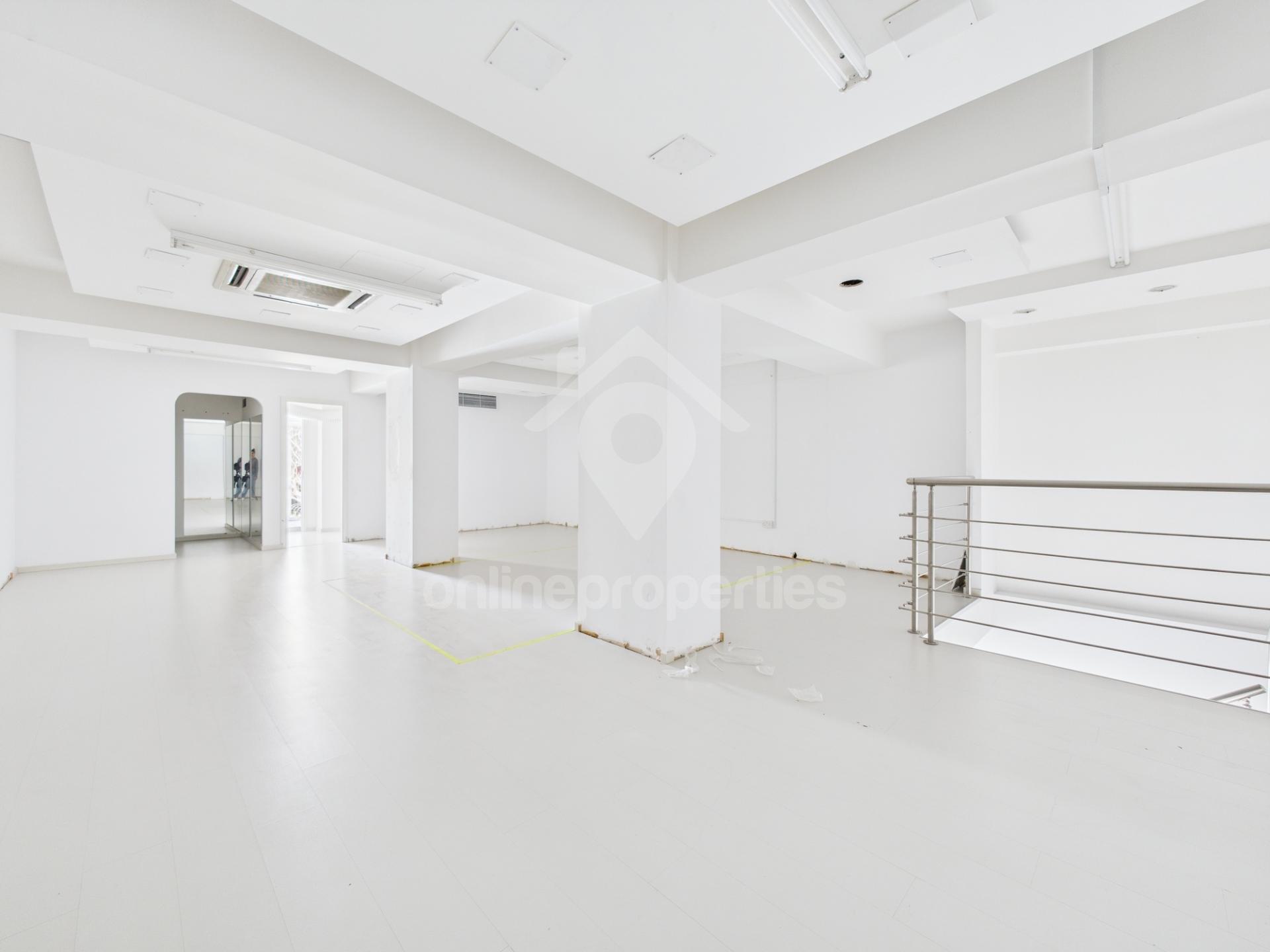 To change image, hover mouse over thumbnails below