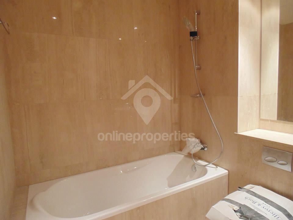 To change image, hover mouse over thumbnails below