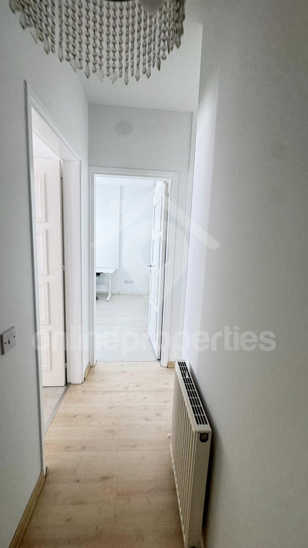 To change image, hover mouse over thumbnails below