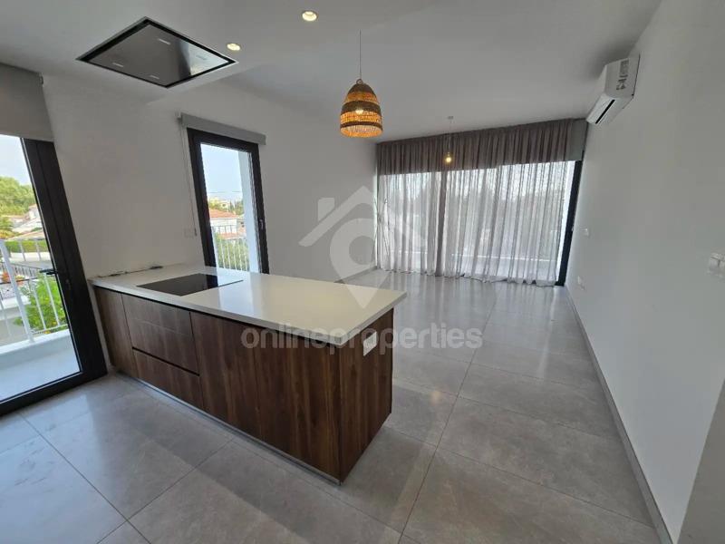 To change image, hover mouse over thumbnails below