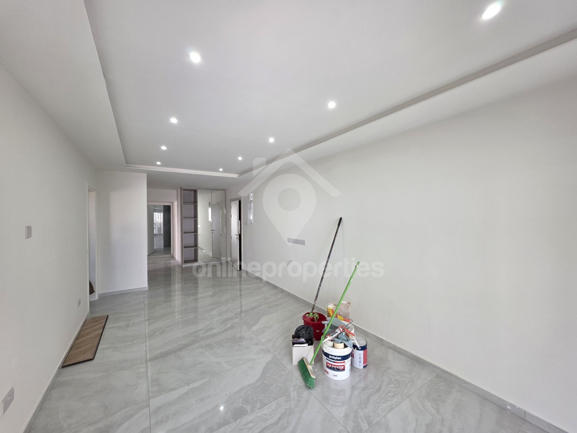 To change image, hover mouse over thumbnails below