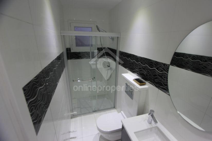 To change image, hover mouse over thumbnails below