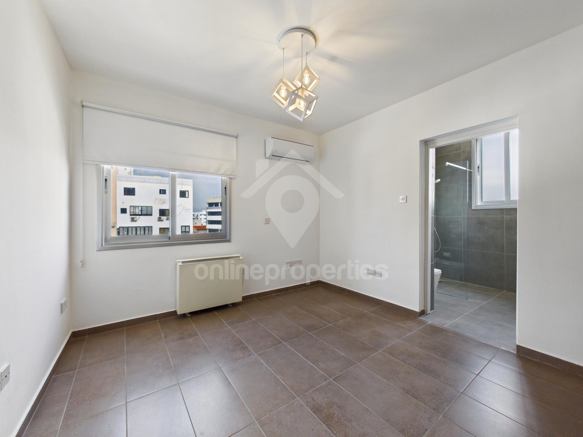 To change image, hover mouse over thumbnails below