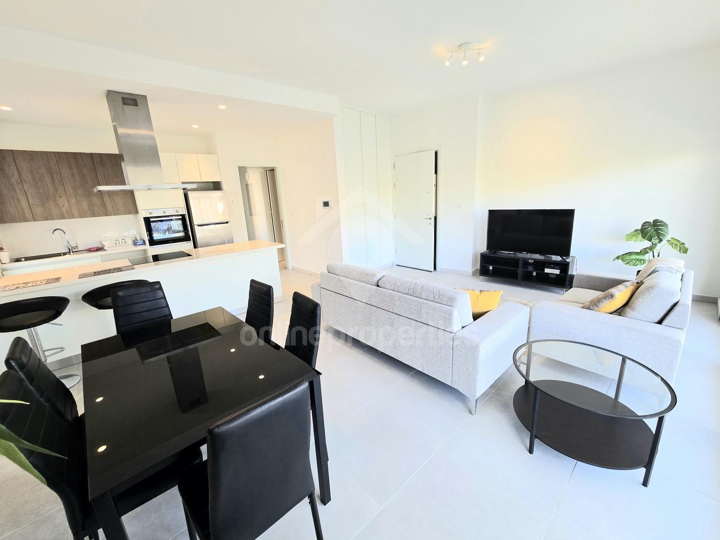 To change image, hover mouse over thumbnails below