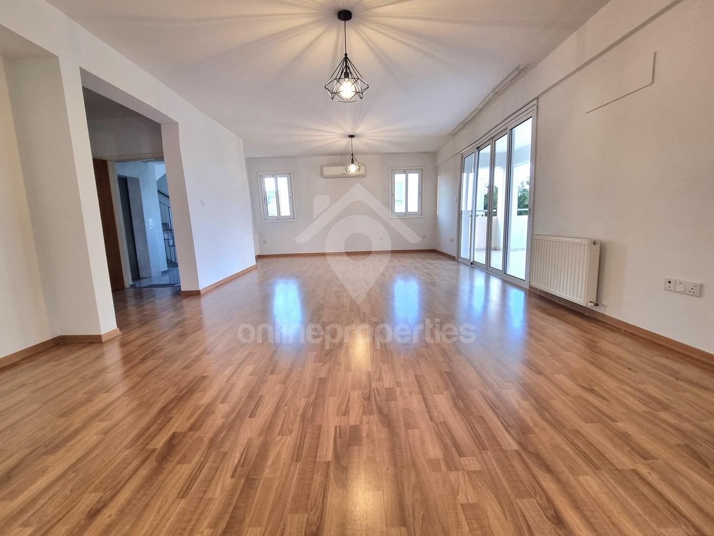 To change image, hover mouse over thumbnails below