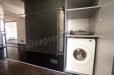 To change image, hover mouse over thumbnails below