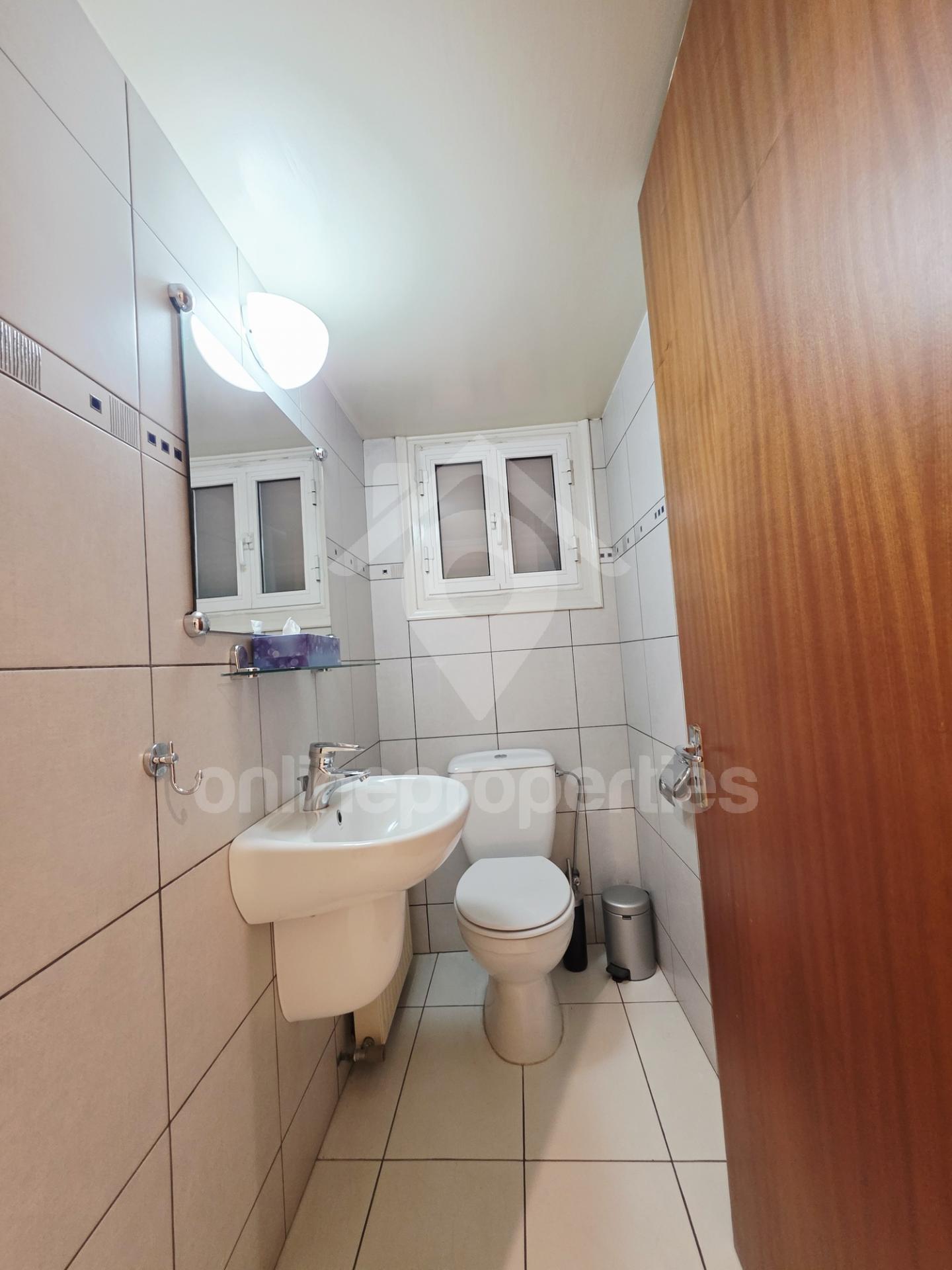 To change image, hover mouse over thumbnails below