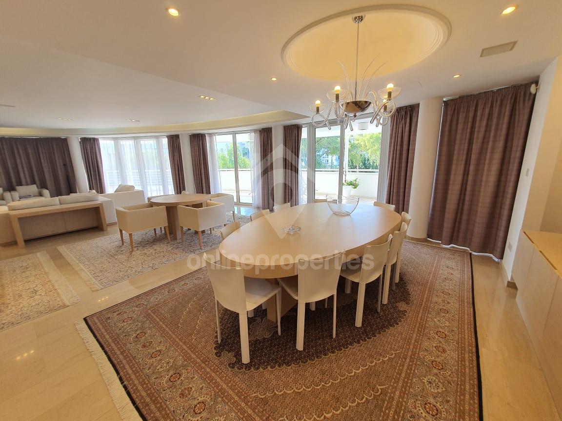 To change image, hover mouse over thumbnails below