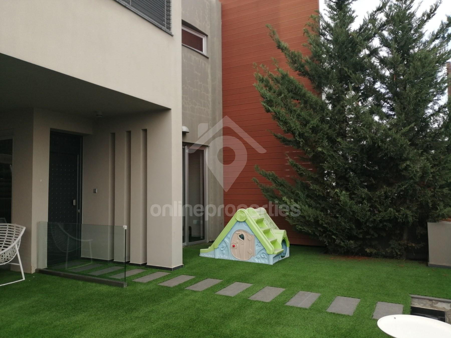 To change image, hover mouse over thumbnails below