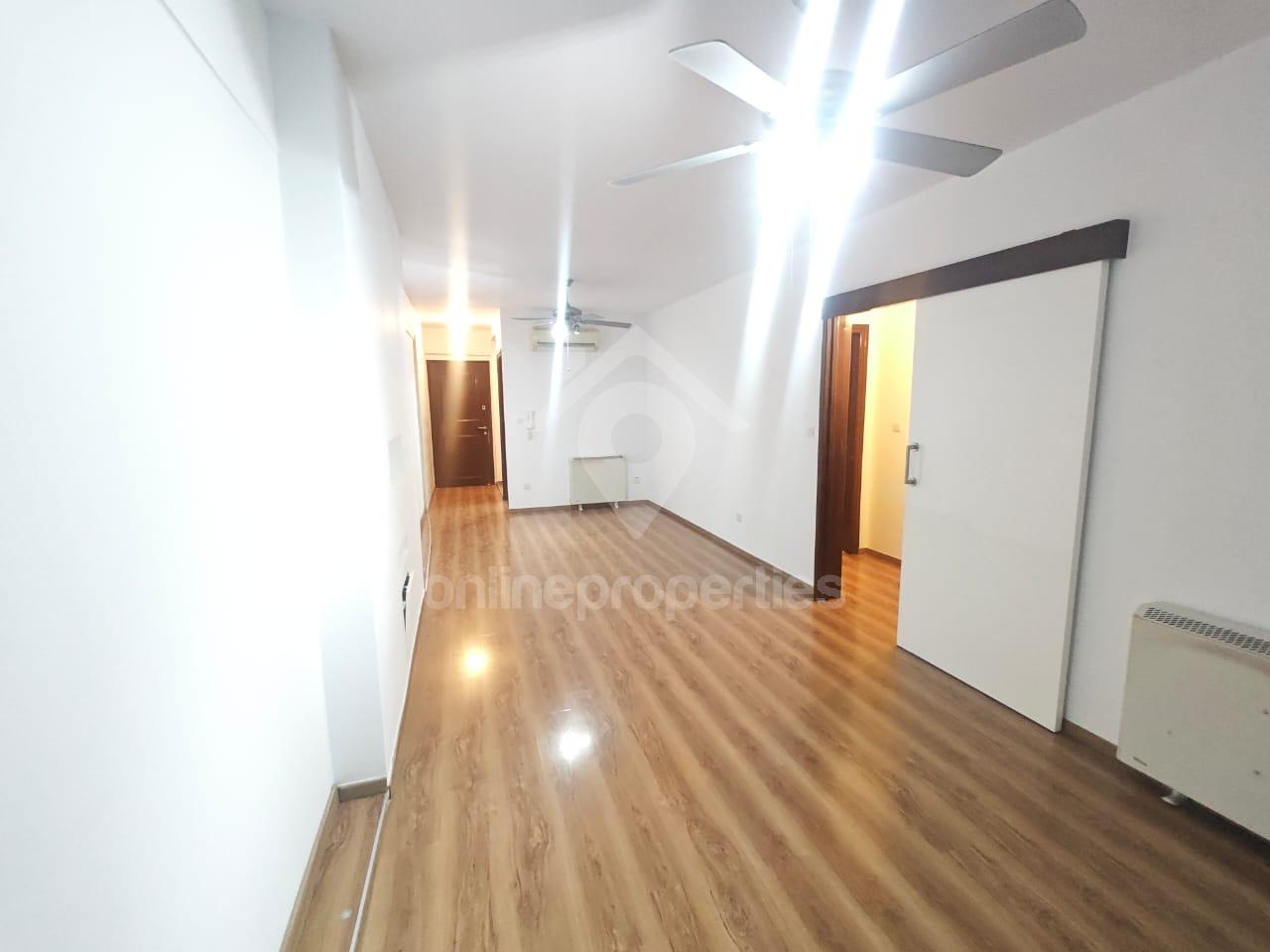 To change image, hover mouse over thumbnails below