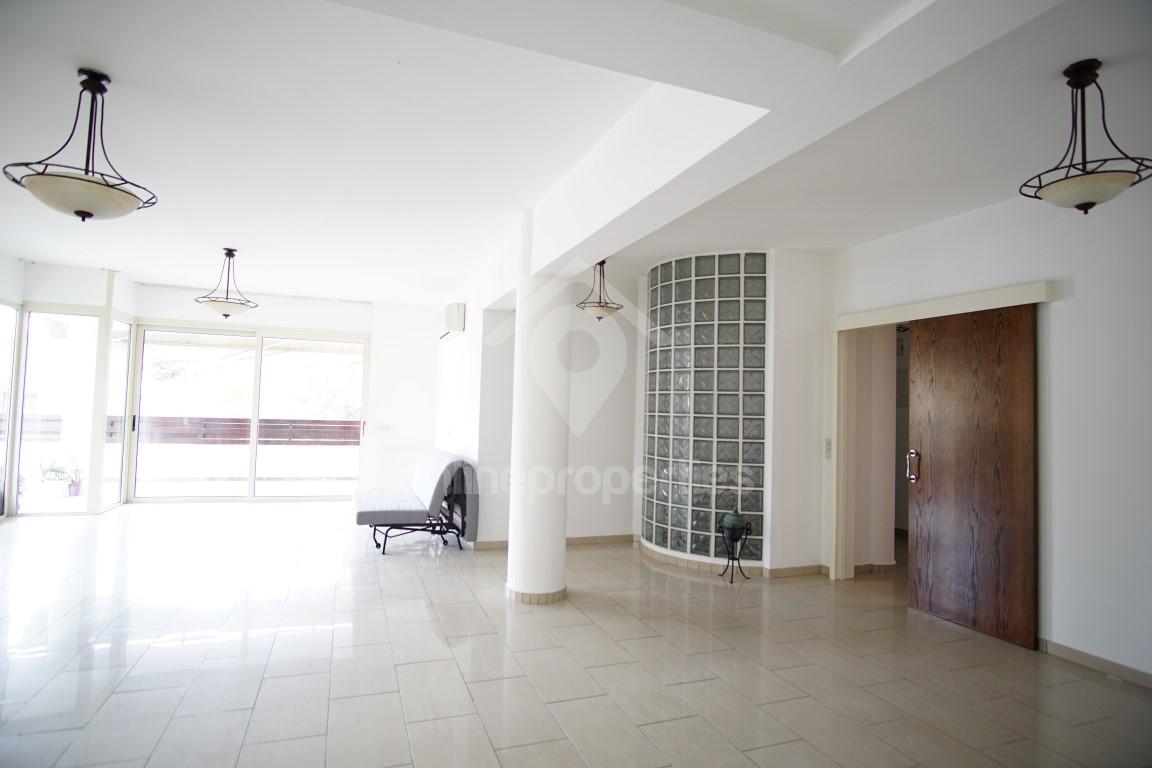 To change image, hover mouse over thumbnails below