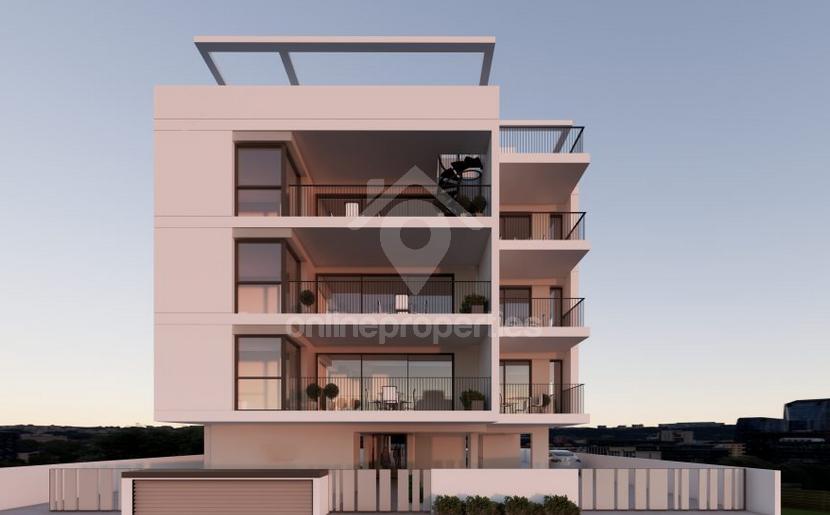 To change image, hover mouse over thumbnails below