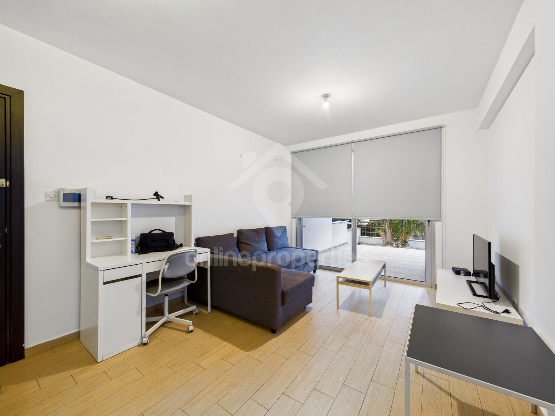 To change image, hover mouse over thumbnails below