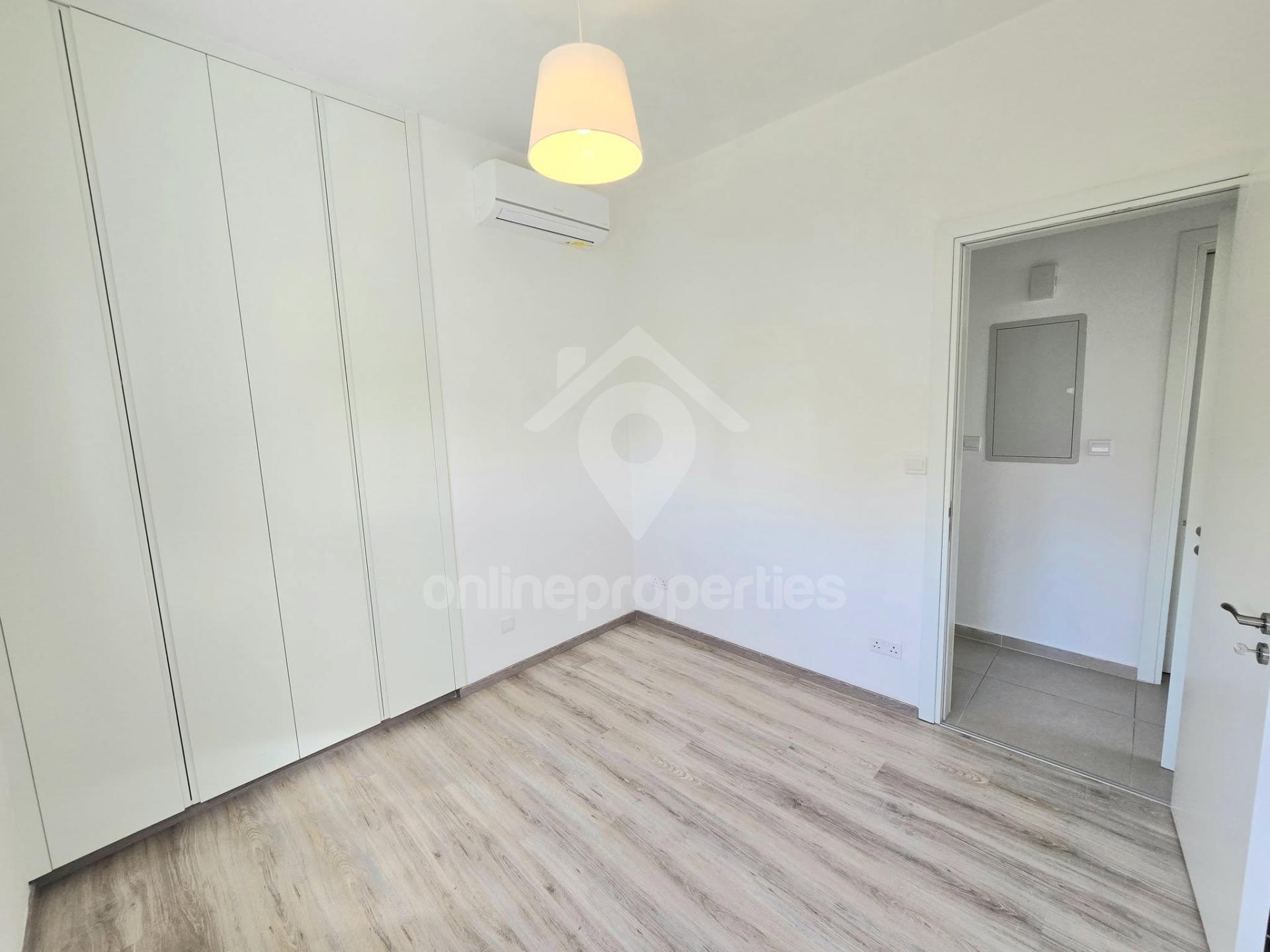 To change image, hover mouse over thumbnails below