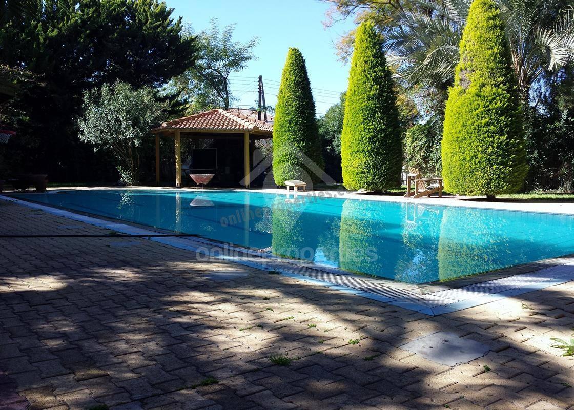 To change image, hover mouse over thumbnails below